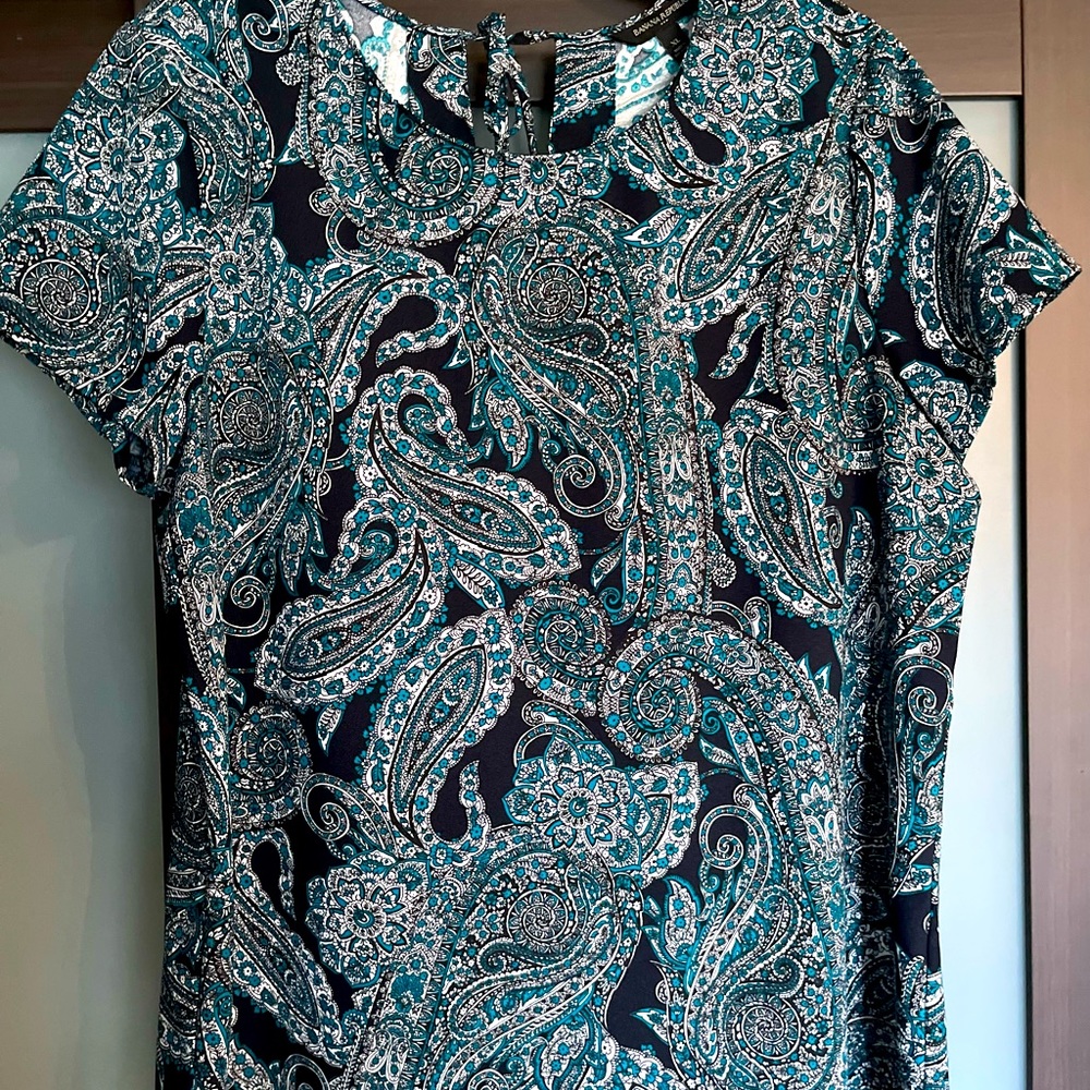 Pretty top for work or fun!